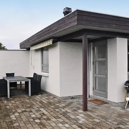 Prázdninový dům Three-bedroom In Nyborg